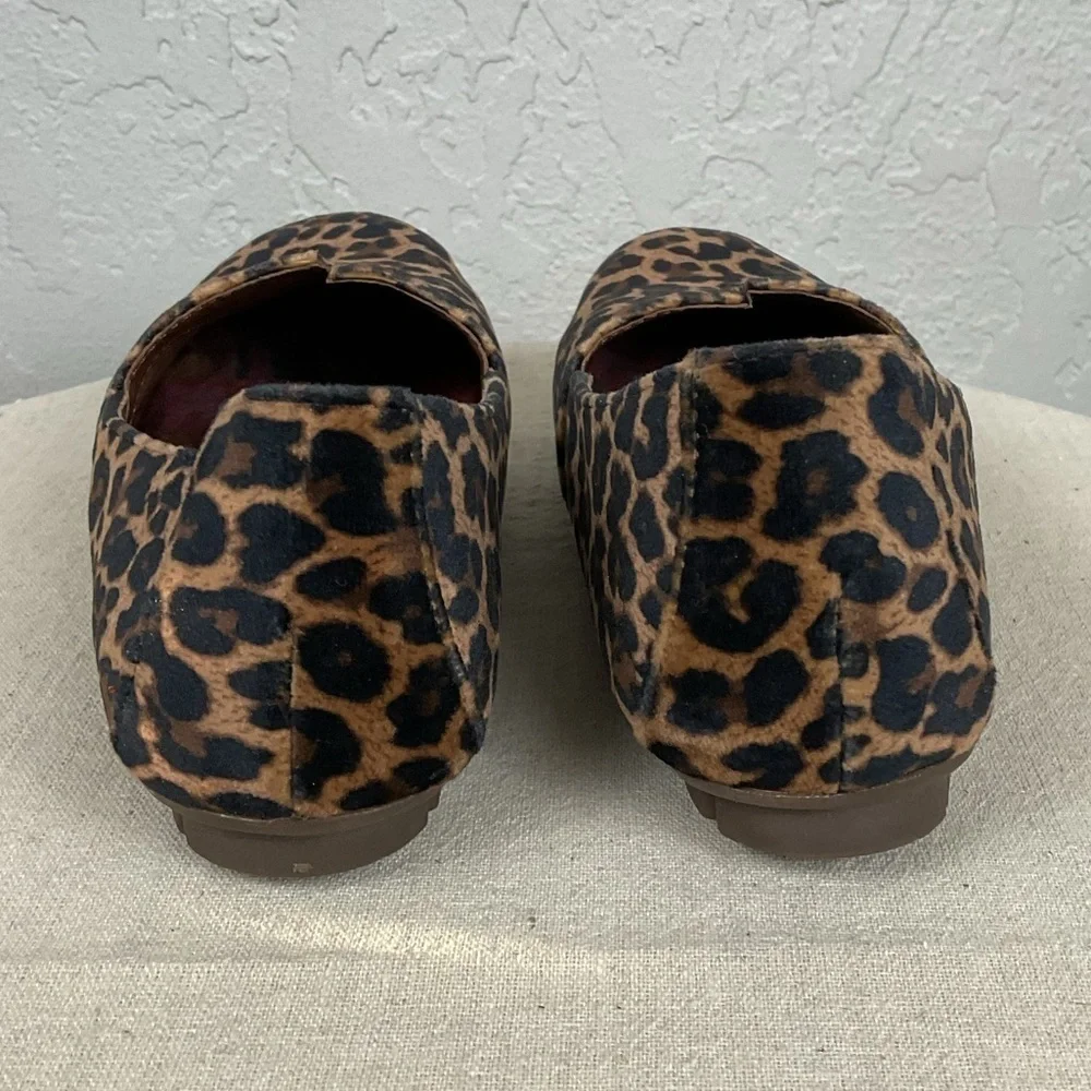 Women’s Born Sebra Leopard Print Slip On Loafer Size 6.5